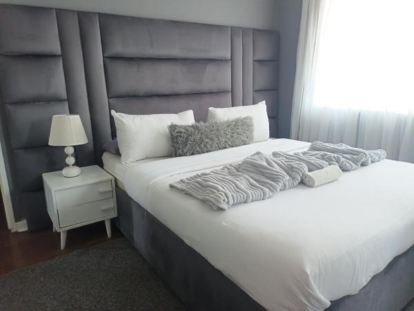 KHAHILIGI Guest House, Boek  Roodepoort Gauteng