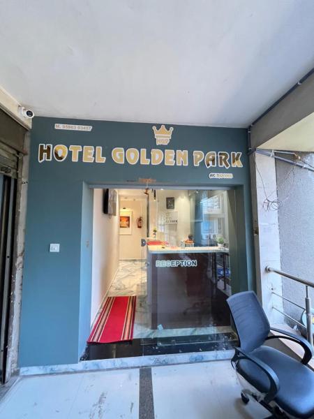 Hotel Golden Park, Boek   