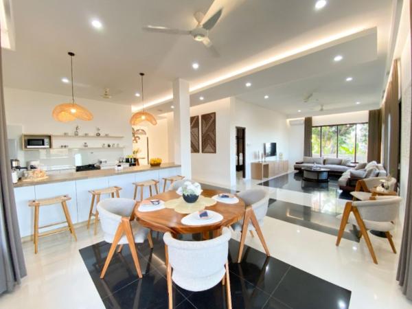 Lovina Seaview Hill Villa, Boek  Bali Hotels met Parkeerplaats, Parkeren