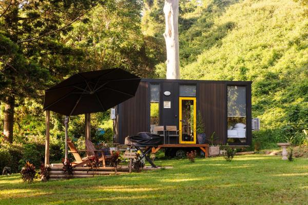 Montville Retreat by Tiny Away, Boek   