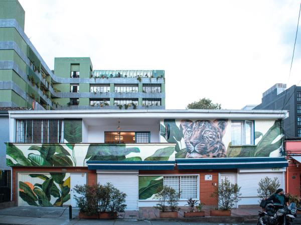 Casa solare, Boek  Medellín Antioquia
