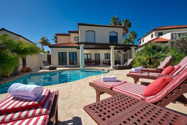 Luxury 4BD Villa Tierra del Sol Private Pool, Boek  Noord Hotels met Parkeerplaats, Parkeren