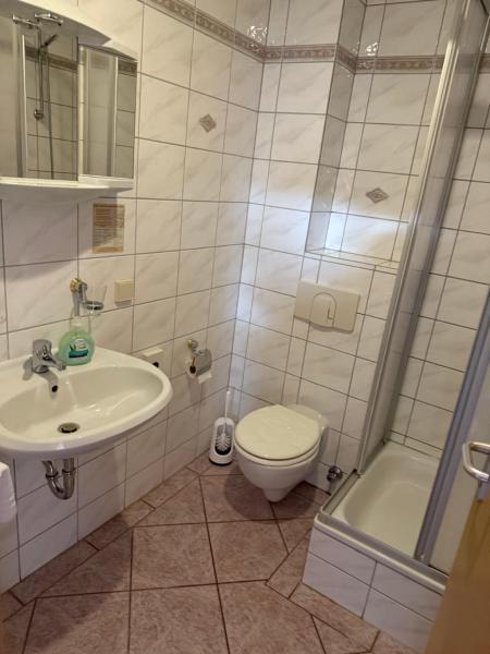 Hotel Leonis, Boek  Aue-Bad Schlema Saksen
