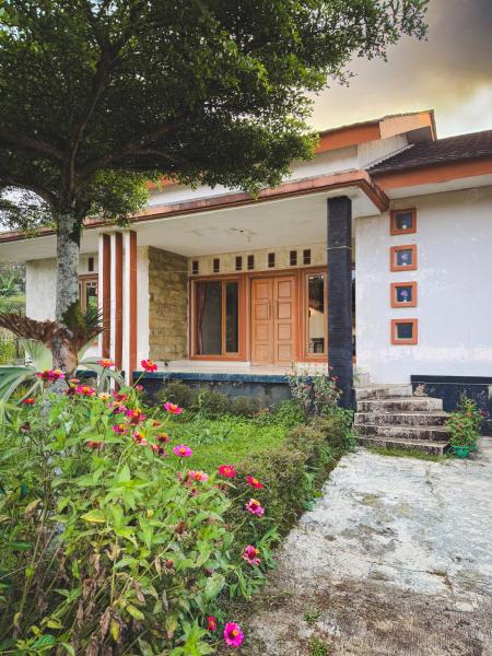 Villa Restu 5 Cozy 2BR Mountain View in Puncak, Boek  Paragajen West Java