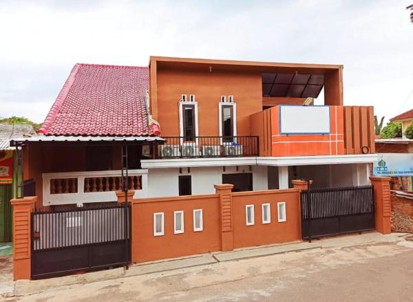 LUMUNGGA KOSTEL By Hans Management, Boek  Sumatra Hotels met Parkeerplaats, Parkeren