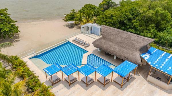 Casa Areia Frente Al Mar, Playa Privada, Boek  Bolivar Hotels met een Zwembad, Zwembad