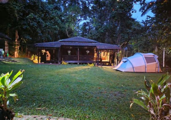 Rahsia Riverside Orchard at Janda Baik , Pahang, Boek  Hotels in Pahang met parkeren, Parkeren