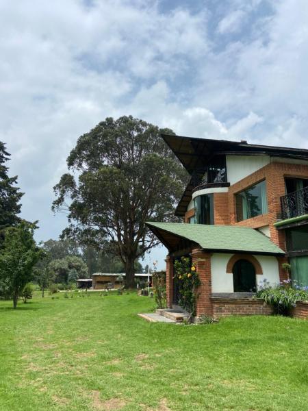Centro Holístico Kinam, Boek  Amecameca de Juárez State of Mexico
