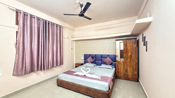 Royal Palace, Boek  Assam Hotels met Parkeerplaats, Parkeren