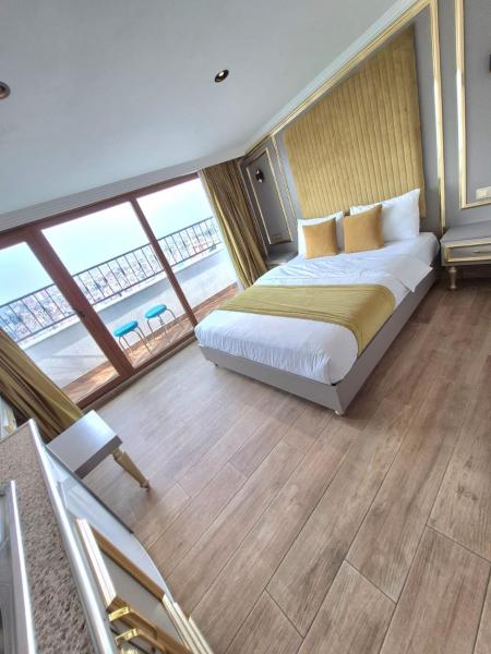 La Marıno Suıt, Boek  Beyoglu Istanbul