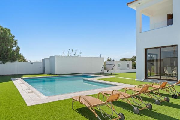 Luxury Villa Coastal Elegance, Boek  Meneou Larnaca