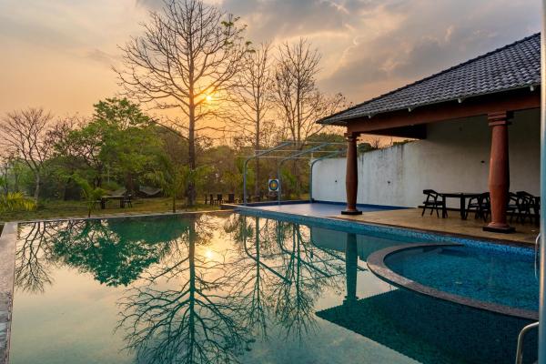 Avadale Dandeli - Heritage River Resort - Stag Groups Not Allowed, Boek  Dandeli Hotels met Parkeerplaats, Parkeren
