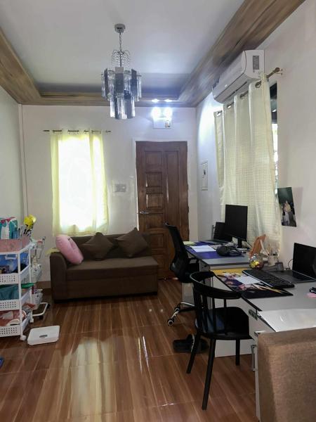 D And J Villa, Boek  Dauis 