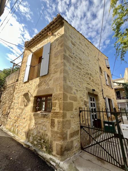 Beautiful Village Silk House, with terrace, Boek  Collias Gard