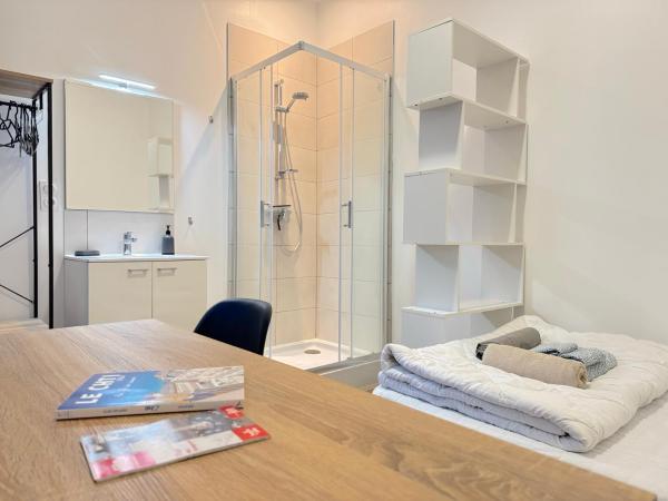 Les arts chambres 1 SDB privatif rez de chaussée, Boek  Roubaix Picardie