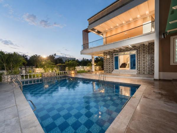 Silver Nest Farms 3BR Villa with Pool by Homeyhuts, Boek  Haiderabad 