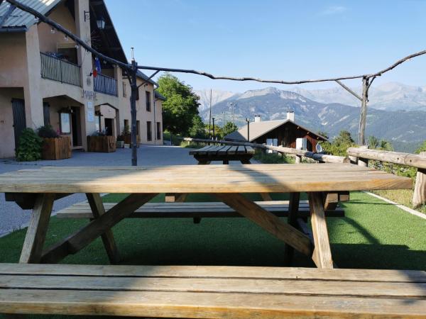 Auberge et Gites de Sauze, Boek  Sauze 