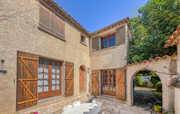Villa Proche Cévennes, Boek  Gard Hotels met Parkeerplaats, Parkeren