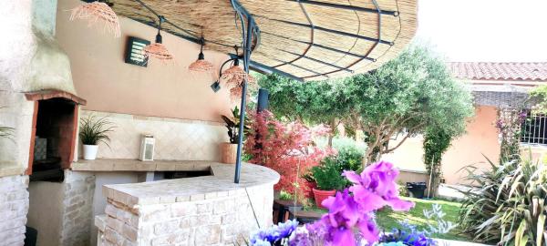 Villa jardin exceptionnel,piscine privée,climatisé, Boek  Hotels in Rhone-Alpen met parkeren, Parkeren