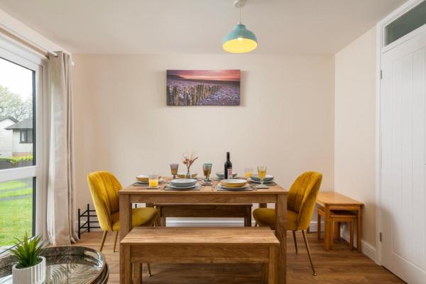 Perfect place for family time, Boek  Hayle Cornwall