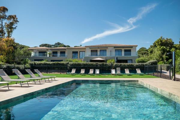 Villa Majorelle, Boek  Sainte-Maxime Mimosa Road