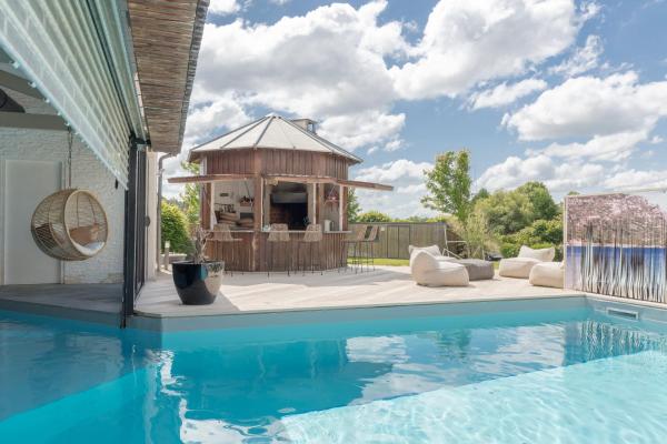 Villa Alta-Beloi, Boek  Marcenais 