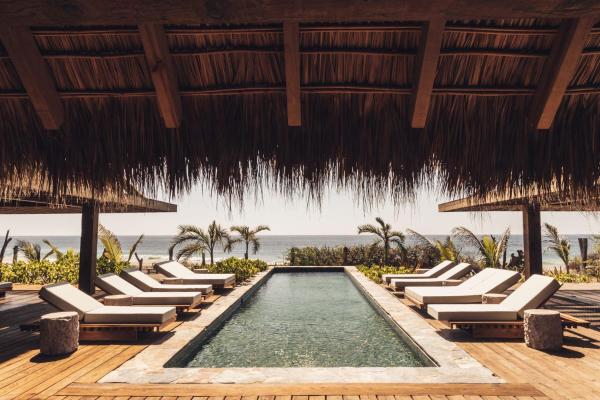 Casa de Mayo A Luxury Beachfront Villa in Mexico with Private Pool and Beach Access, Boek  Mazunte Oaxaca de Juárez, in de buurt van Ventanilla Beach