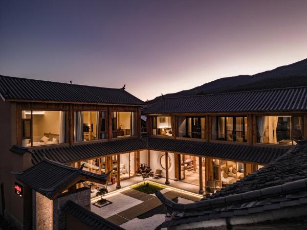 Serene Snowscape Wabi-Sabi Retreat, Boek  Yunnan Hotels met Parkeerplaats, Parkeren