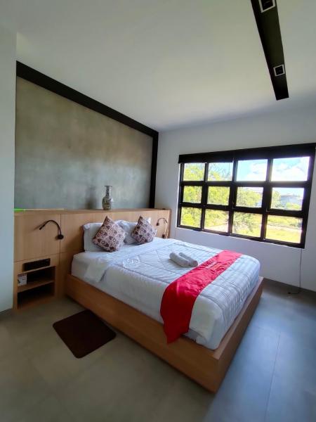 Milo Modern Five-Bedrooms Villa, Boek  Bali Hotels met Parkeerplaats, Parkeren