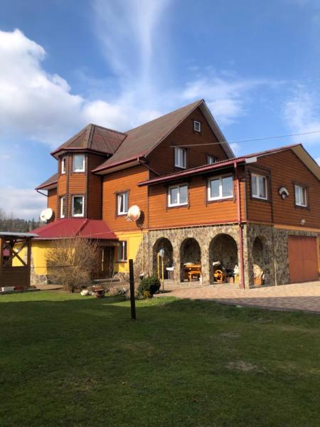 Біля Погару, Boek  Hotels in Lviv met zwembad, Zwembad