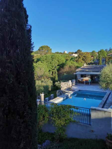 Villa climatisée avec vue panoramique et piscine sans vis à vis., Boek  Gard Hotels met een Zwembad, Zwembad