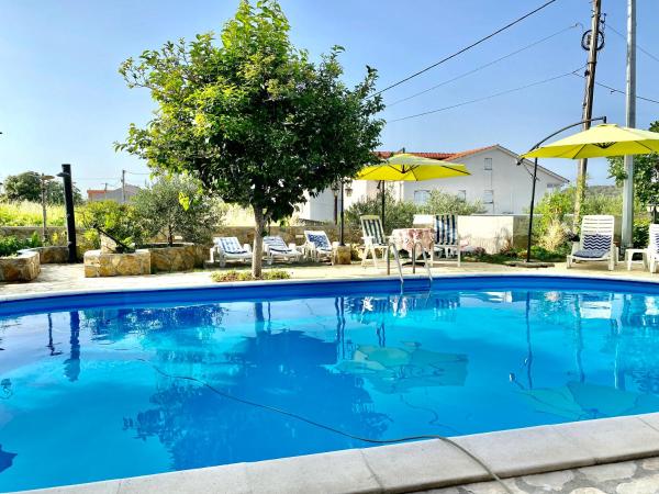 Arbium Classic, Boek  Hotels in Kvarner Islands met zwembad, Zwembad