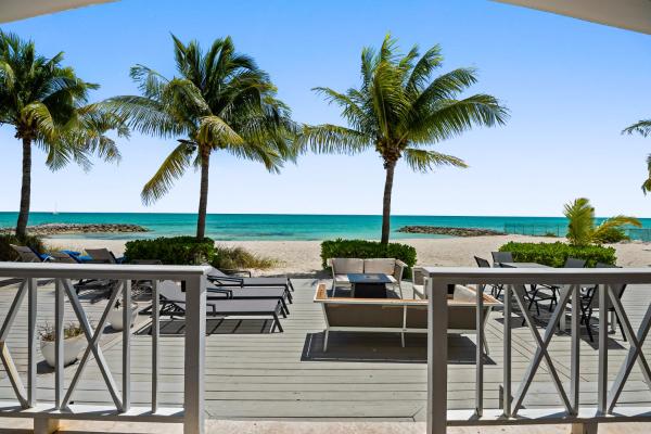 White House - Exclusive Luxury Beachfront Villa - Private White Sand Beach, Boek  Hotels in New Providence met zwembad, Zwembad
