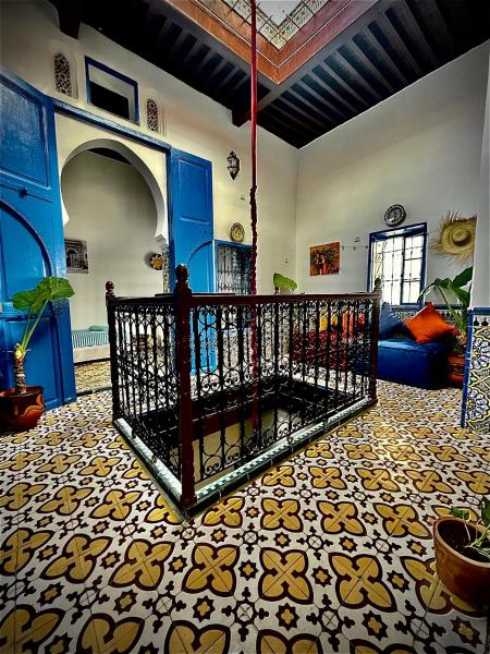 Riad borj blue, Boek  Hotels in Tanger-Tetouan met parkeren, Parkeren