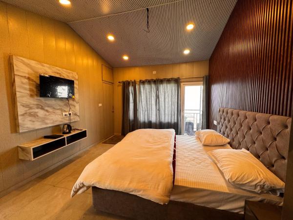 Dhanaulti The Grand Resort, Boek  Dhanaulti Uttarakhand