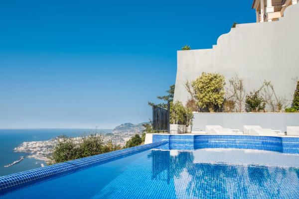 Villa La Terrasse by Holiday Rental Madeira, Boek  Madeira Hotels met een Zwembad, Zwembad