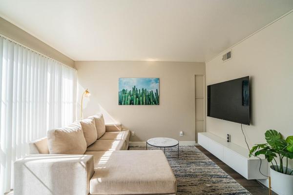 Spacious 2 Bedroom, 2 Bath, Pool, Free Parking, Gym, Boek  Arizona Hotels met een Zwembad, Zwembad