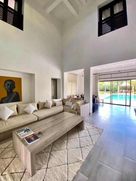 Luxueuse villa avec piscine et magnifique jardin, Boek  Hotels in Marrakech-Tensift-Haouz met zwembad, Zwembad