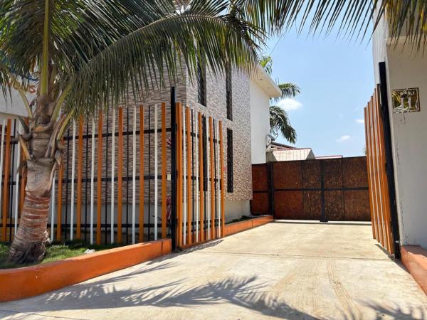 Comfort Guest, Boek  Tumbes Peru