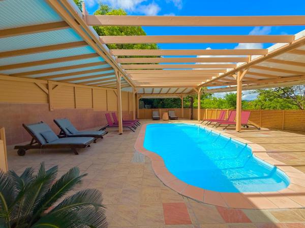 Villa Case Bourbon Piscine, Fitness et Jeux, Boek  Le Marin Hotels met Parkeerplaats, Parkeren