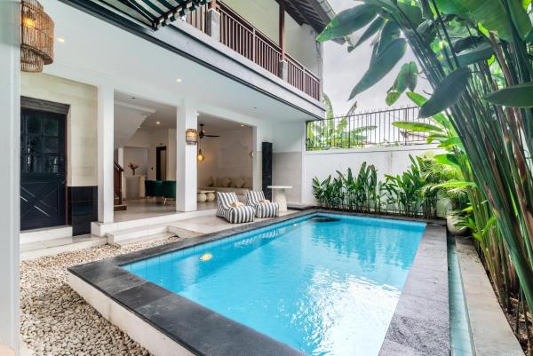 The Fallons Villa Berawa, Canggu by Sandara, Boek  Bali Hotels met Parkeerplaats, Parkeren