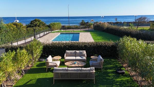 Villa Saphir - Sea view, beach access and pool, Boek  Sainte-Maxime Mimosa Road