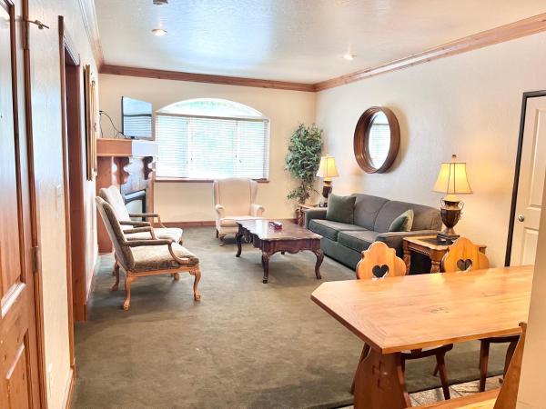 Cozy Family Zermatt King Villa with Kitchen Near Park City & Deer Valley Ski Resorts - 1085, Boek  Utah Hotels met een Zwembad, Zwembad