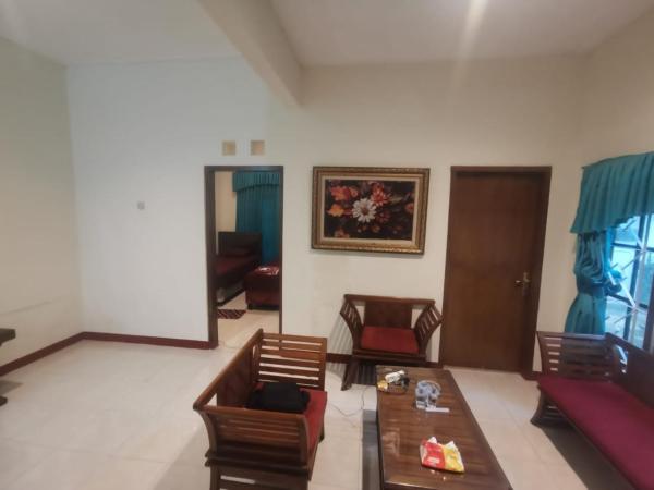 Villa Graha Permata 2, Boek  Batu East Java