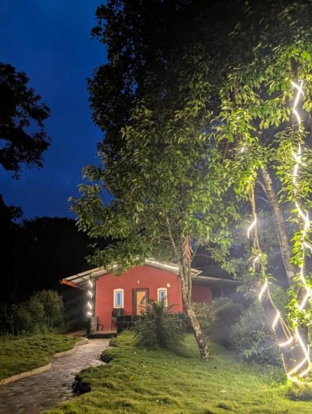 elite Homestay Sakleshpura, Boek  Hotels in Bangalore met zwembad, Zwembad