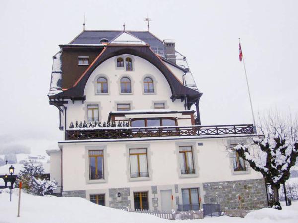 Charming Swiss Village Home With Pool Spa, Boek  Vaud Hotels met een Zwembad, Zwembad