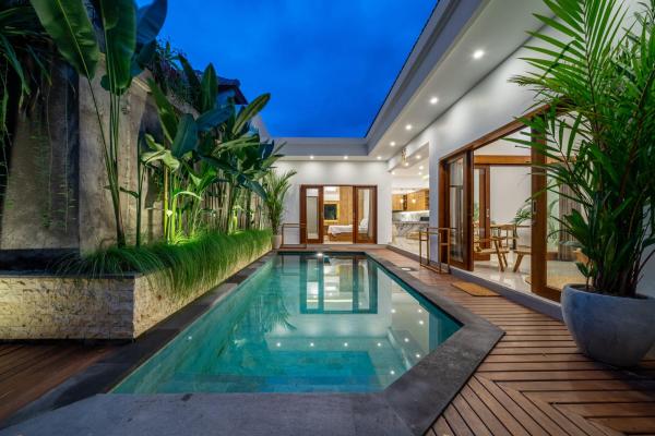 Sundaze 3 - Villa with Huge Pool and Kitchen, Boek  Bali Hotels met een Zwembad, Zwembad