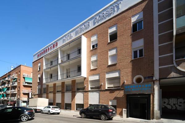 Menoir Dorsett Madrid Usera, Boek  Usera 
