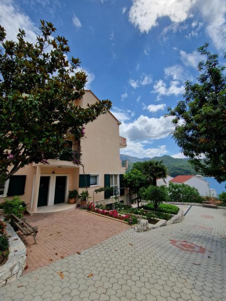 Villa Lukic, Boek  Slano Dubrovnik