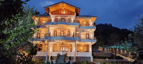 THE LANDSBY COTTAGES, Boek  Naggar 